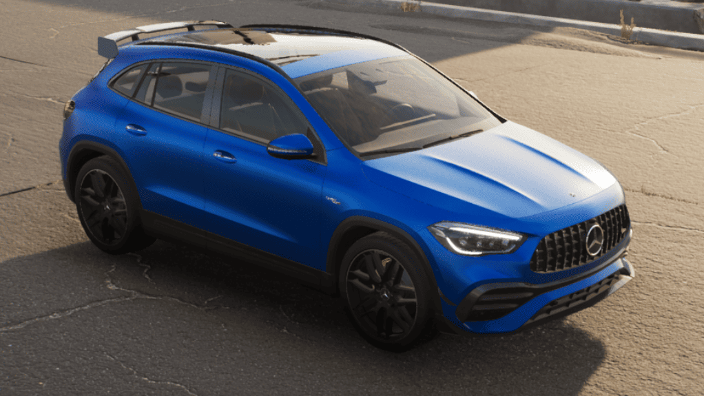 Autofolierung Frankfurt mit Avery Dennison Satin Metallic Blue – Satin-Folie in intensivem Blau mit metallischem Schimmer für ein elegantes und auffälliges Design.